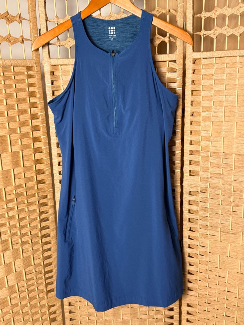 Title Nine Teal Front Zip Dress Size Small Lightweight Shelf Bra